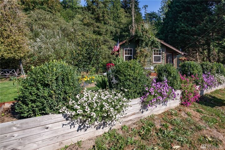 Property Photo: 18736 SE Green Valley Road WA 98092