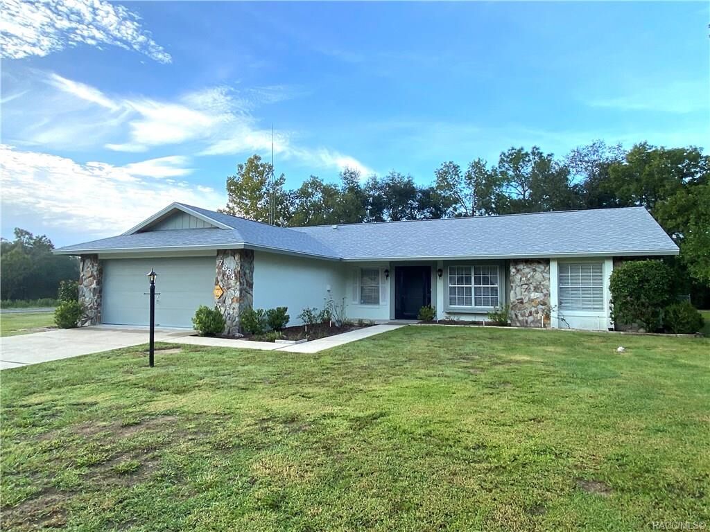 Property Photo: 7864 E Oak Forest Street FL 34436