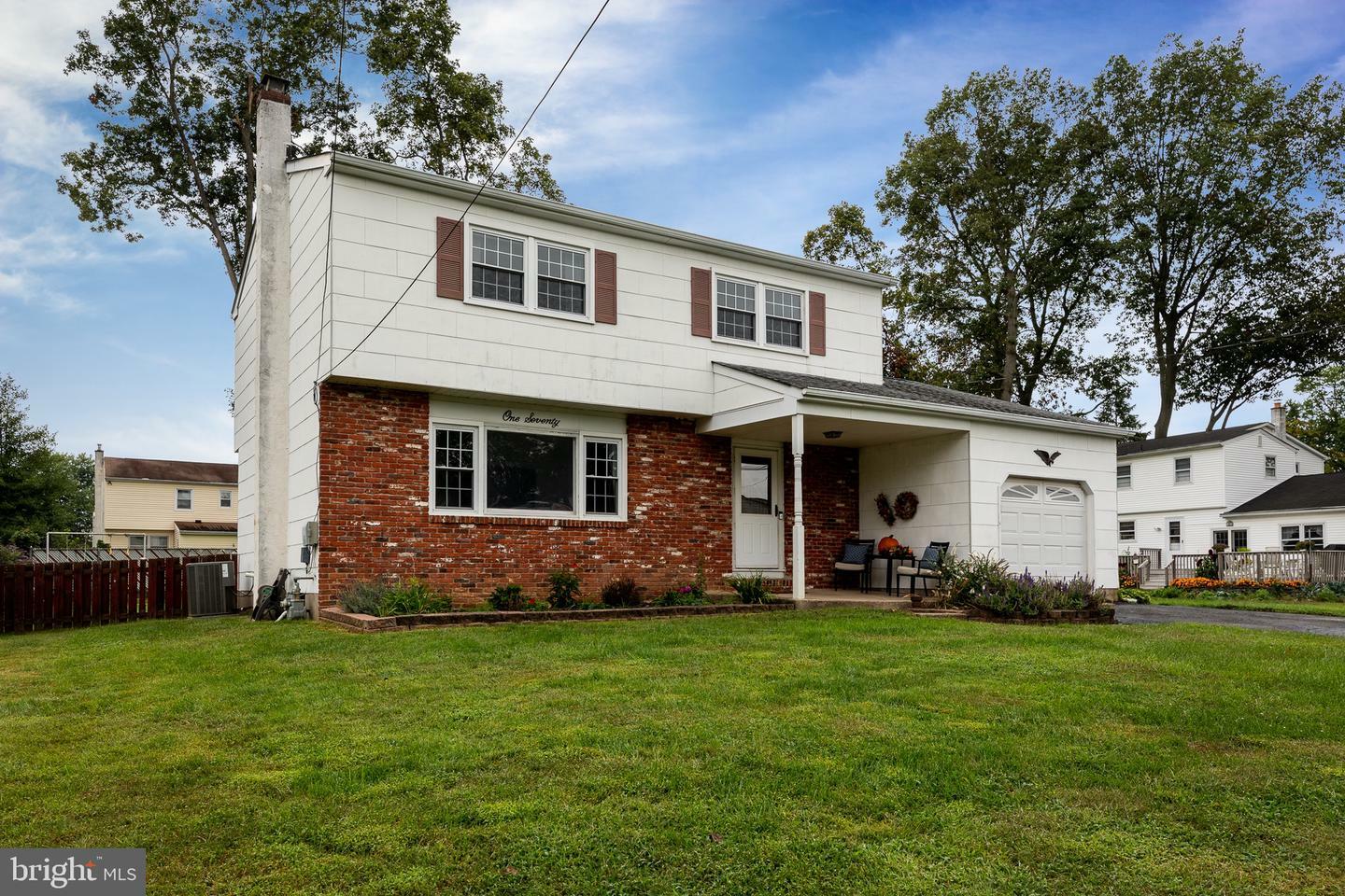 Property Photo:  170 Floral Drive  PA 19067 