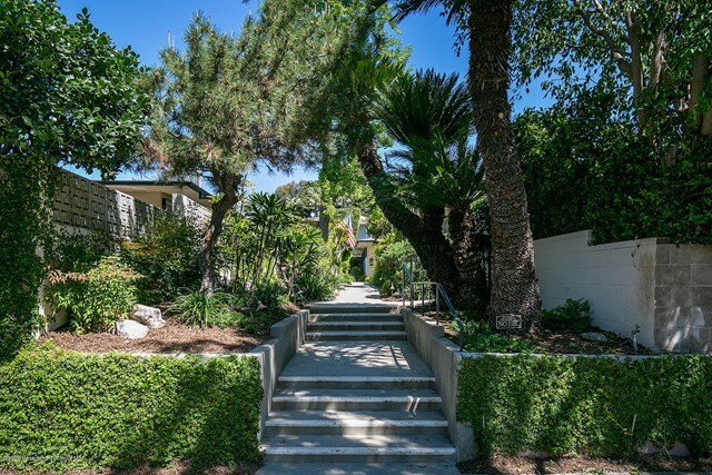 Property Photo:  481 S Orange Grove Boulevard 4  CA 91105 