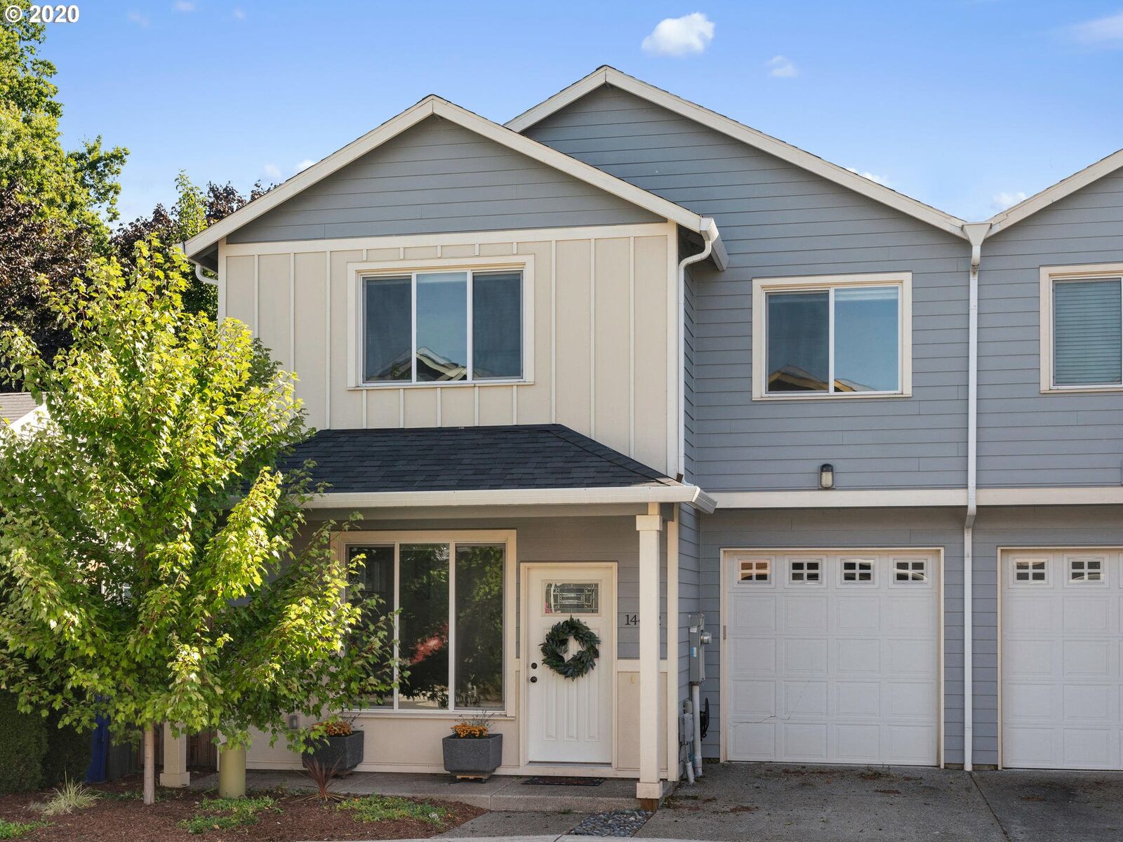 Property Photo: 14442 E Burnside St OR 97233