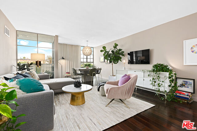 Property Photo:  1400 N Sweetzer Ave 405  CA 90069 