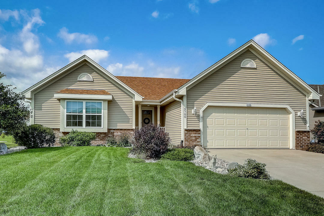 Property Photo:  9700 Prairie Crossing Dr  WI 53126 