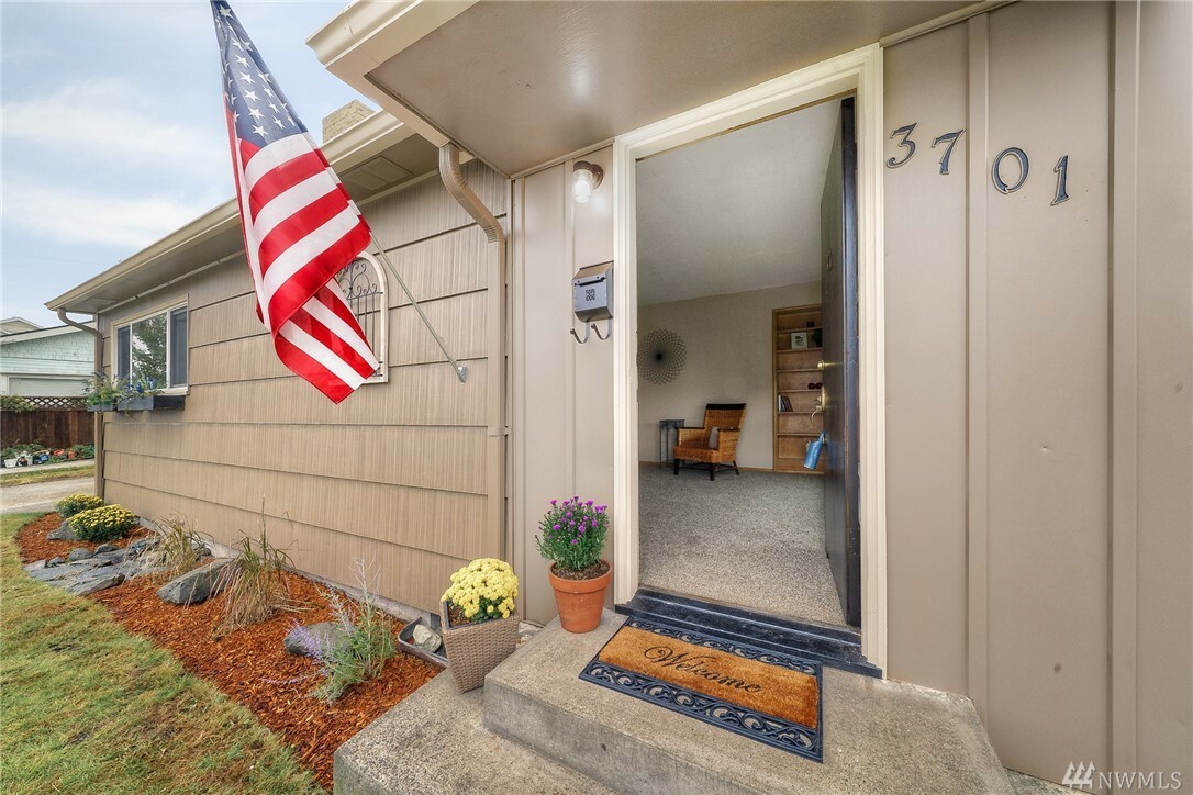 Property Photo: 3701 S M St WA 98418