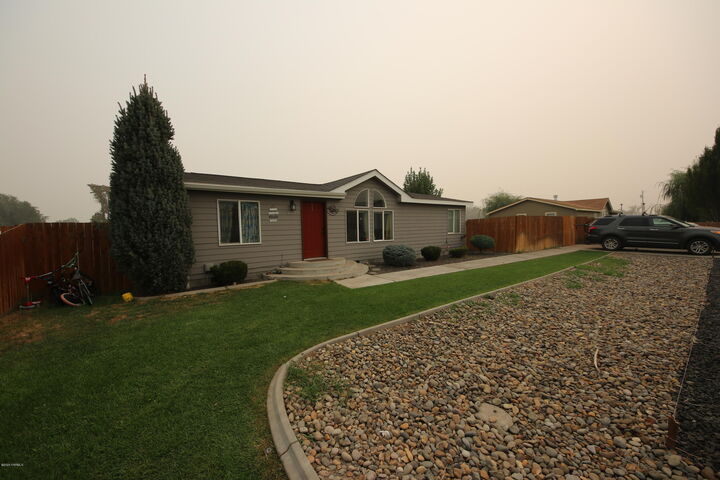 2607 S 72nd Ave  Yakima WA 98903 photo