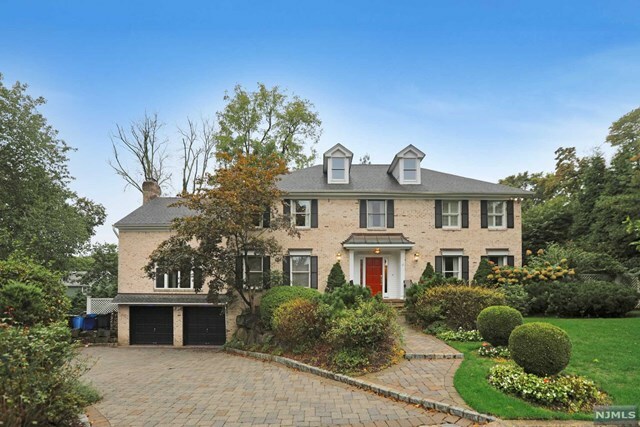 Property Photo:  12 Littlefield Court  NJ 07641 