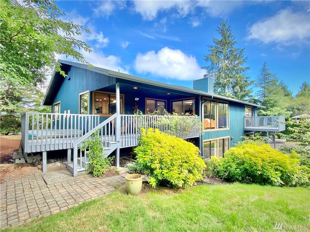 Property Photo:  7563 NE Meadowmeer Lane  WA 98110 