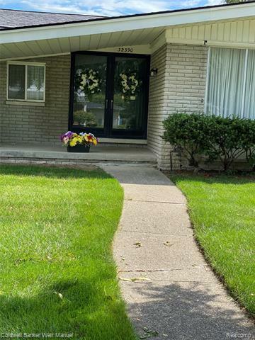 Property Photo: 32390 Coventry MI 48093