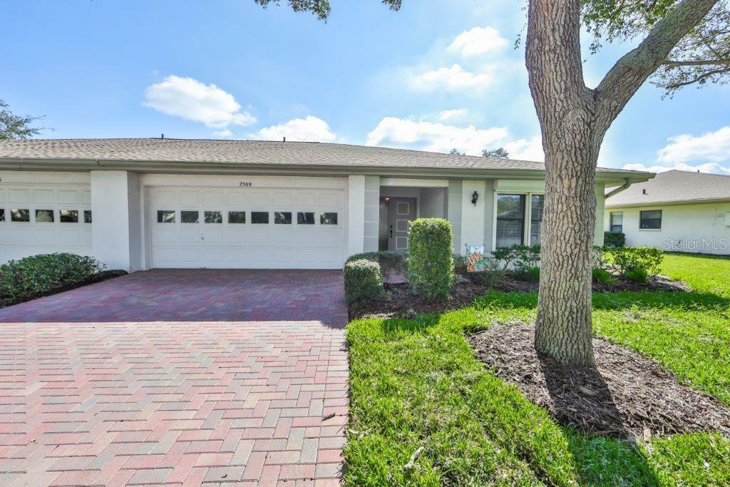 Property Photo:  2508 Langtree Court 305  FL 33573 