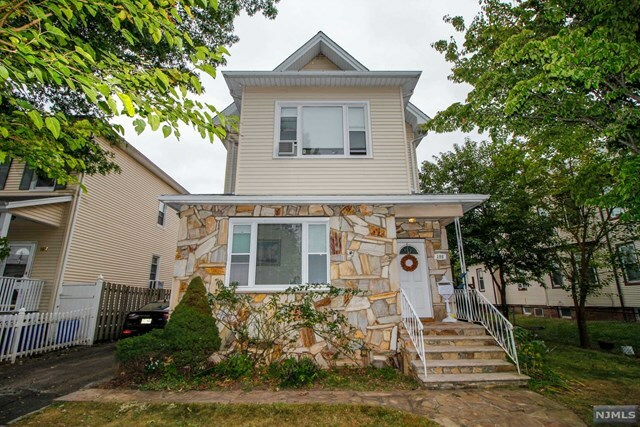 Property Photo:  195 Boiling Springs Avenue  NJ 07073 