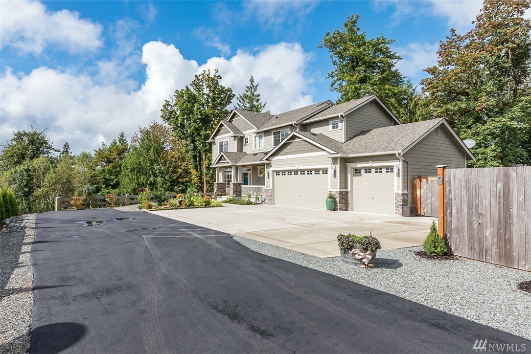 Property Photo: 3422 183rd Dr NE WA 98290
