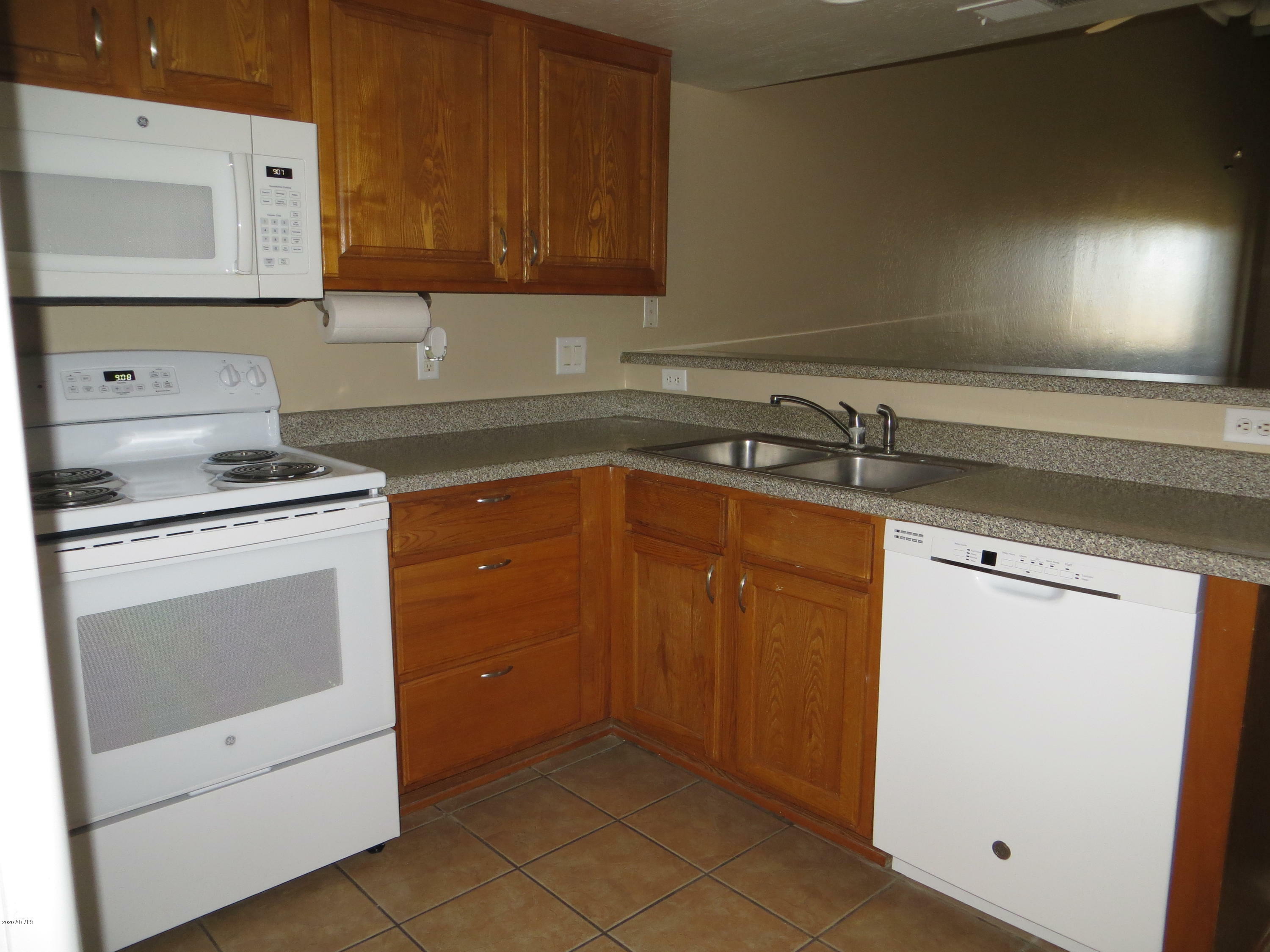 Property Photo:  537 S Delaware Drive 235  AZ 85120 