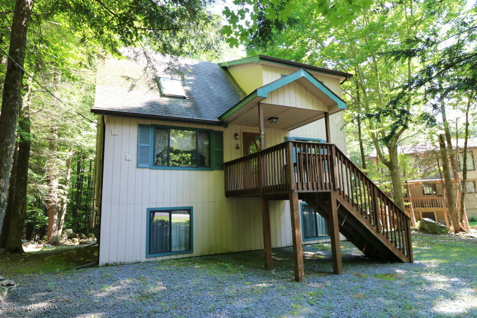 Property Photo:  46 Cliffwood Road  PA 18436 