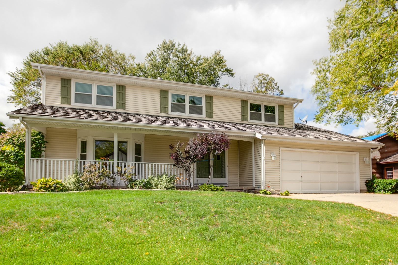 Property Photo: 639 Paddock Lane IL 60048
