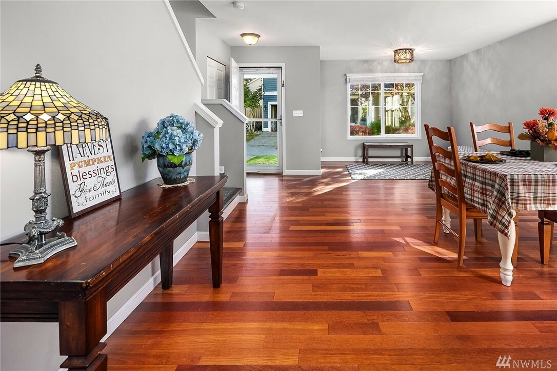 Property Photo: 7127 Cranberry Ct SE WA 98065