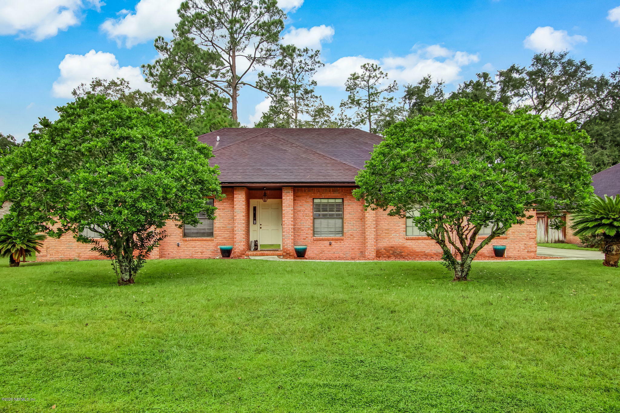 Property Photo:  4636 Confederate Oaks Drive  FL 32210 