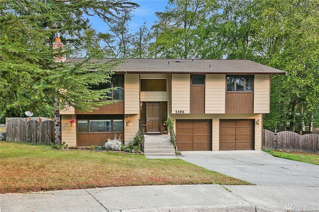 Property Photo:  1194 SW Leschi Dr  WA 98277 