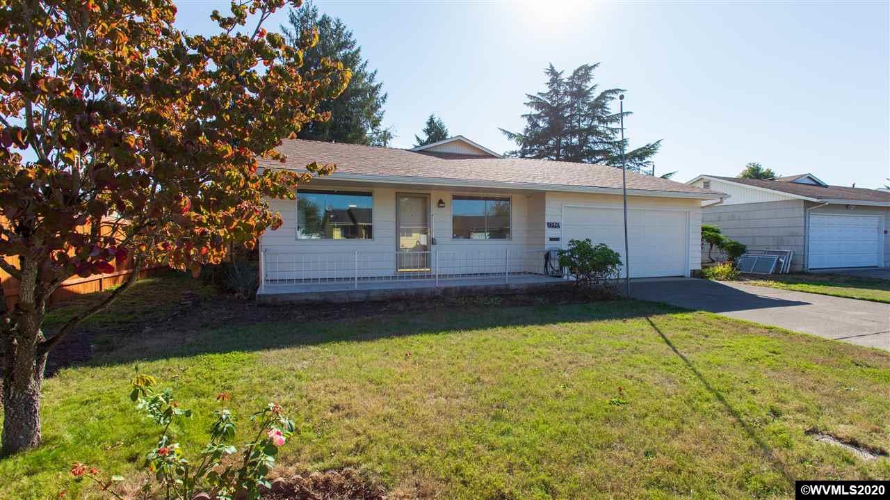 Property Photo:  1590  Rainier Rd  OR 97071 