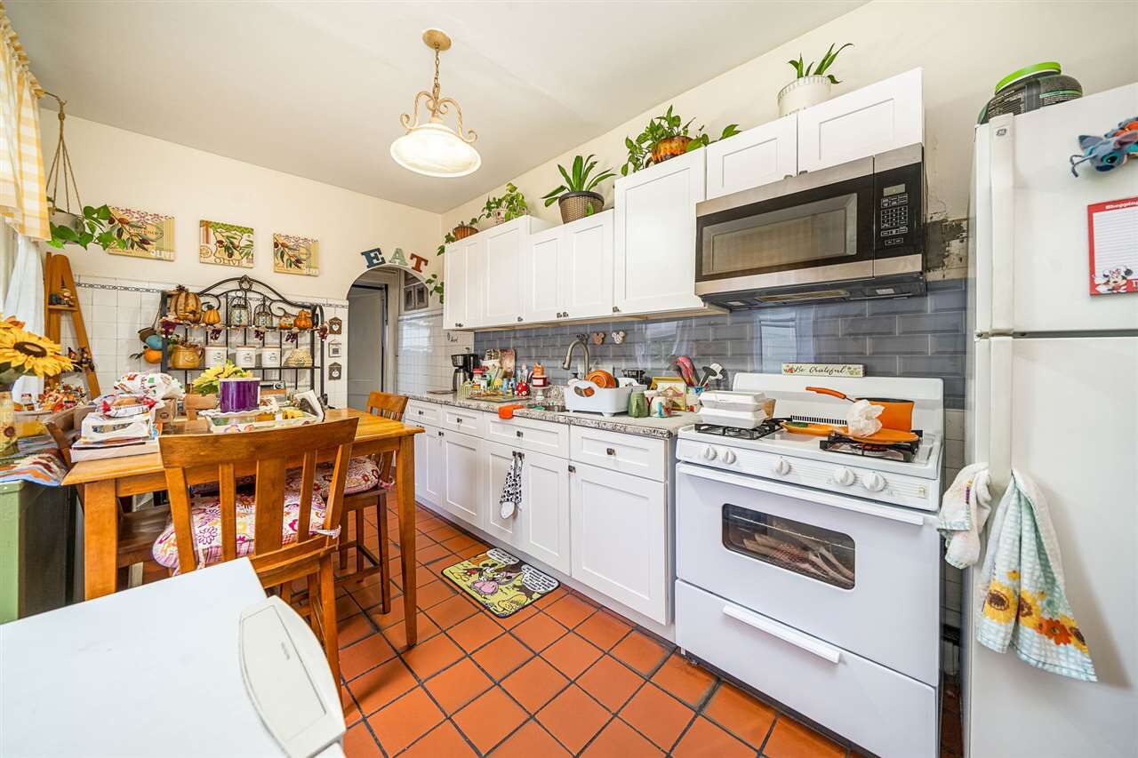 Property Photo:  123 Franklin St  NJ 07307 