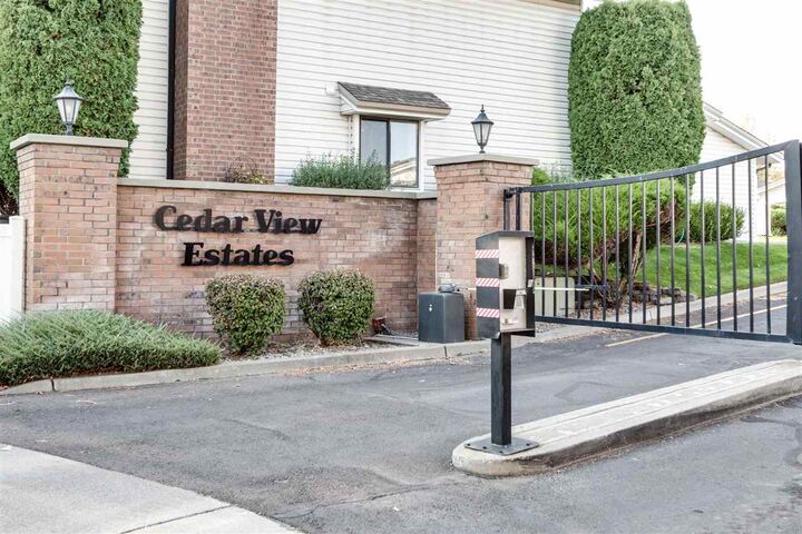 7878 N Wilding Dr 13  Spokane WA 99208-5587 photo