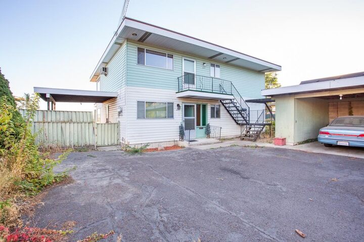 633/635 W Glass Ave  Spokane WA 99205 photo