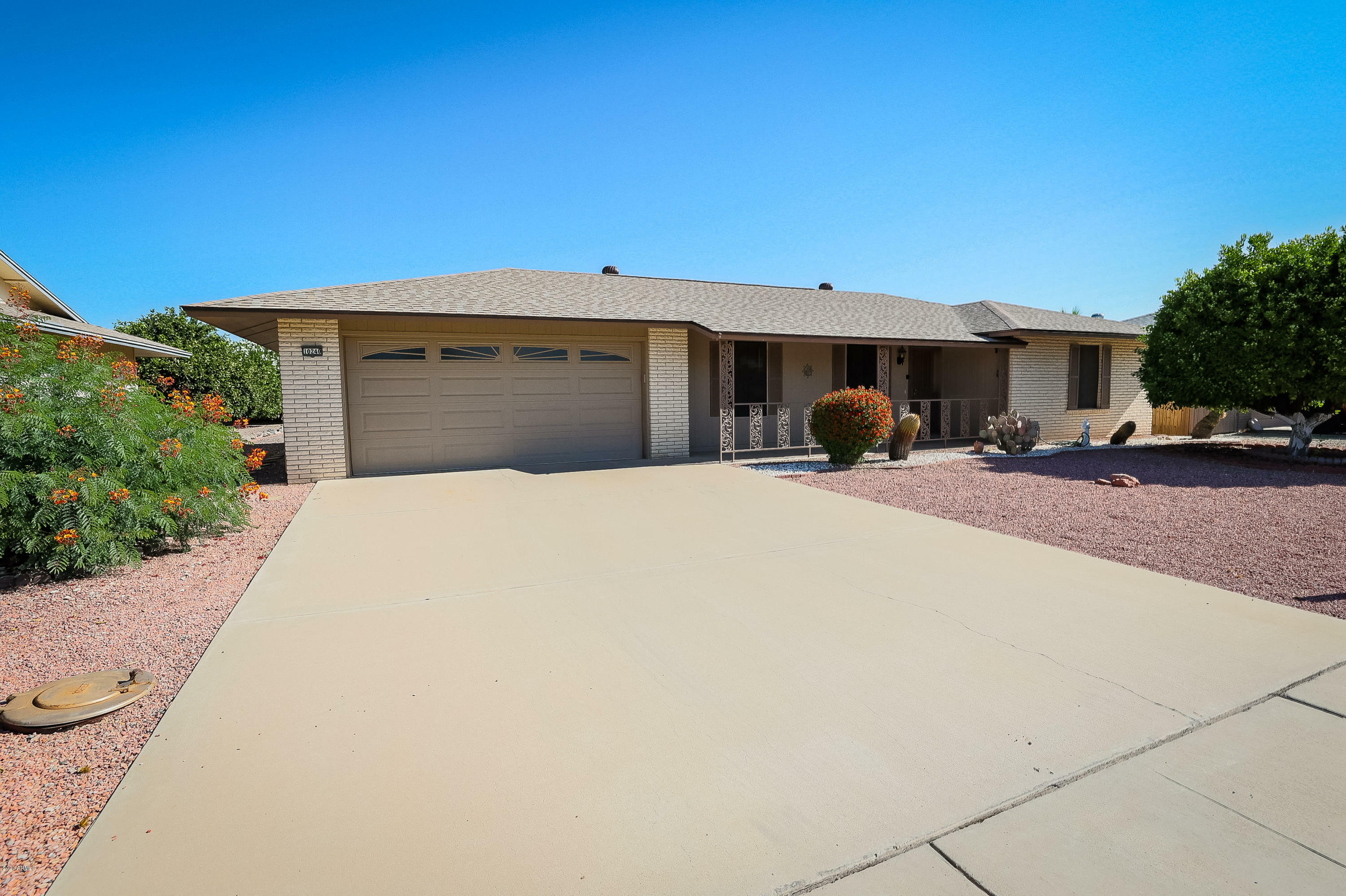 Property Photo: 10240 W Oak Ridge Drive AZ 85351