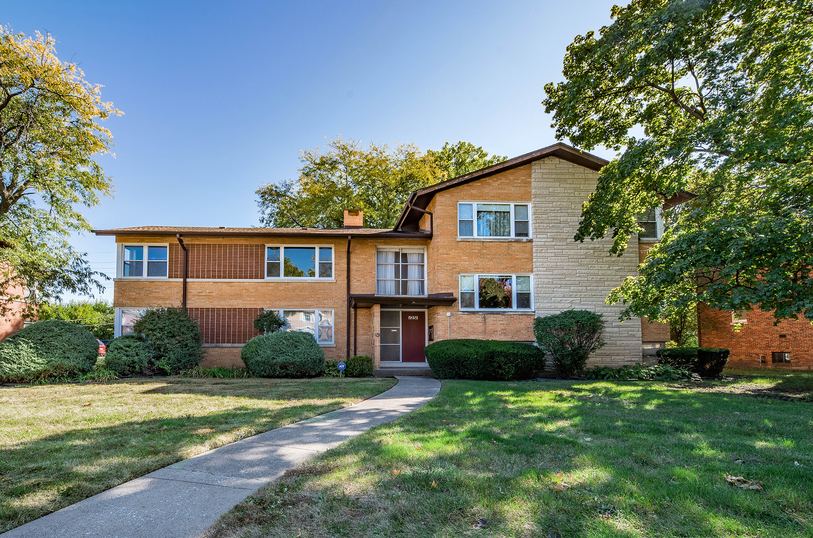 Property Photo:  1251 Balmoral Avenue 2N  IL 60154 