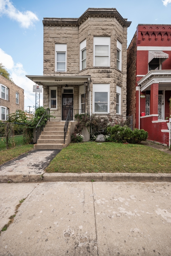 Property Photo: 7007 S Prairie Avenue IL 60637