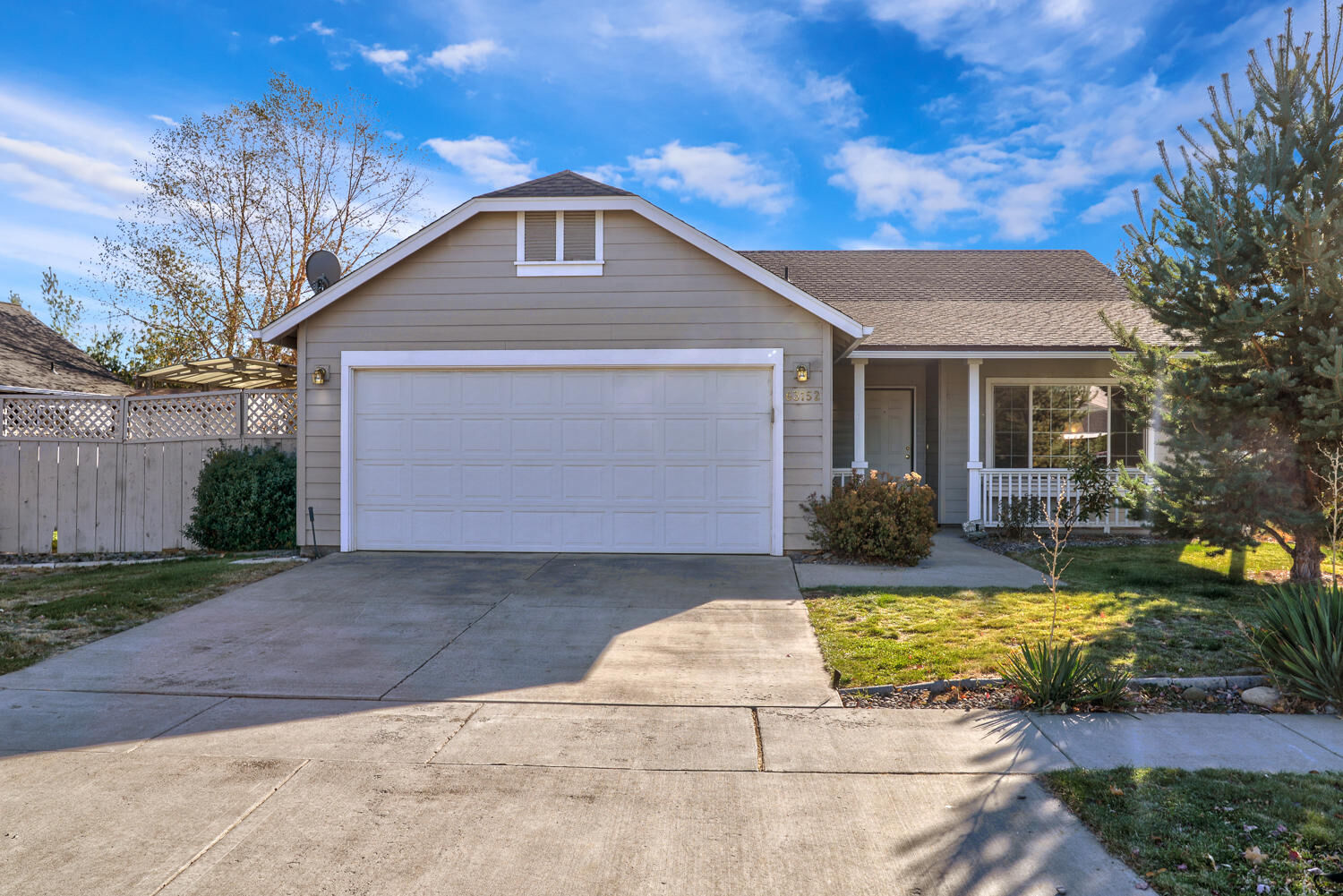 Property Photo: 63152 Watercress Way OR 97701