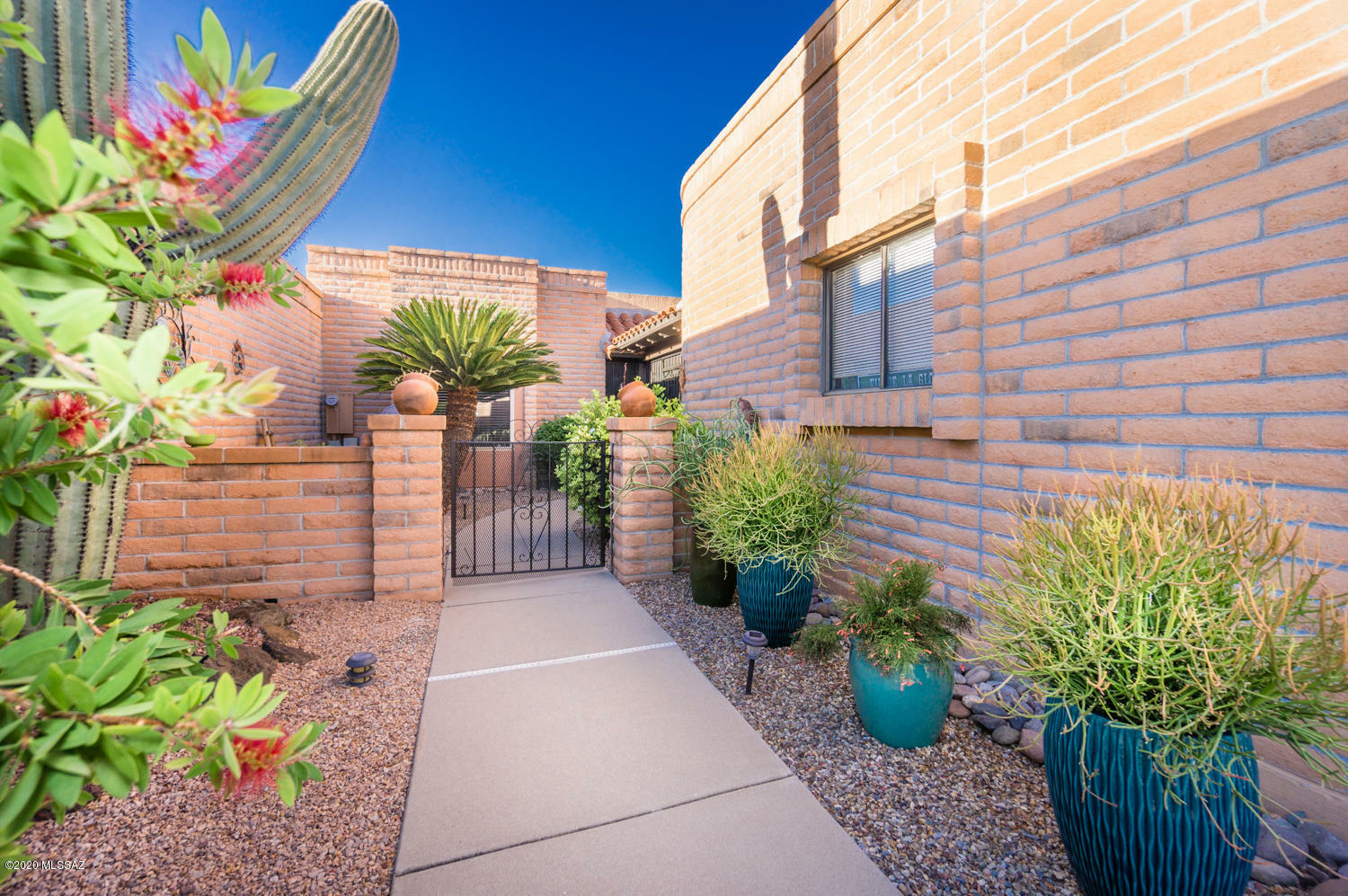 Property Photo:  1473 W Via De La Gloria  AZ 85622 