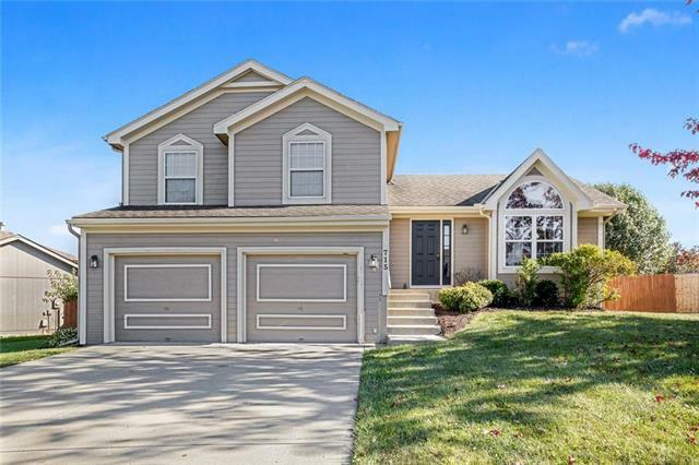 Property Photo: 715 NW 113th Street MO 64155