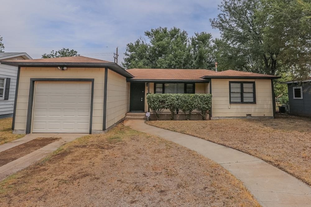 Property Photo:  3812 32nd Street  TX 79410 