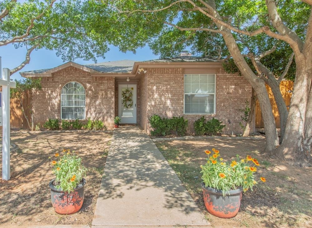 Property Photo:  1028 Iola Avenue  TX 79416 