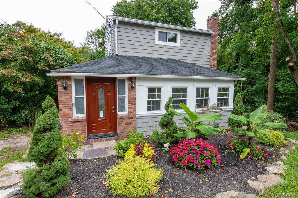 Property Photo:  18 W Shore Road  NY 11743 