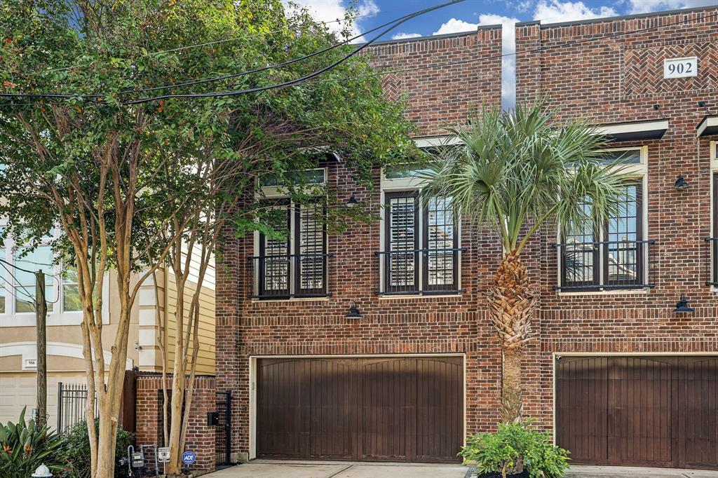 Property Photo:  904 Asbury Street  TX 77007 