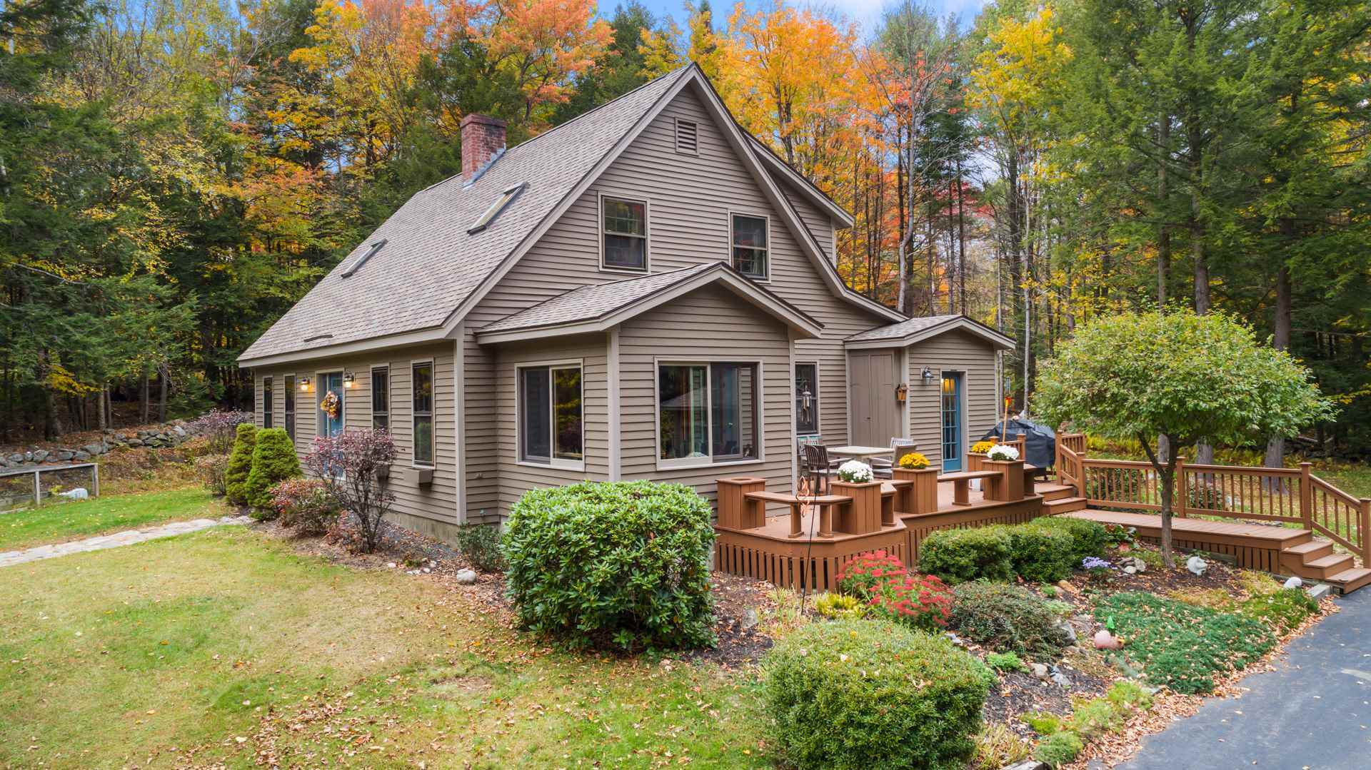 Property Photo:  56 Apple Hill Road  NH 03782 