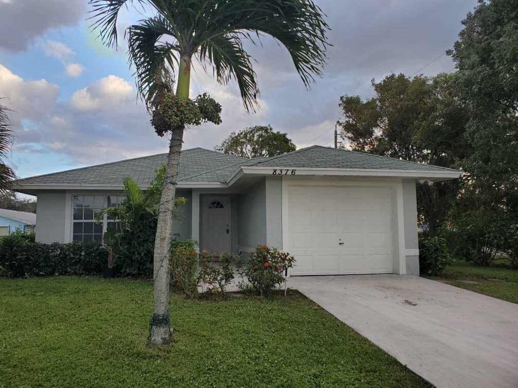 Property Photo: 8376 SE Alamanda Way FL 33455
