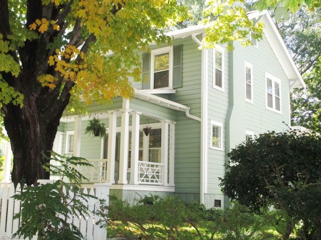 Property Photo:  605 Mendenhall Street N  NC 27410 