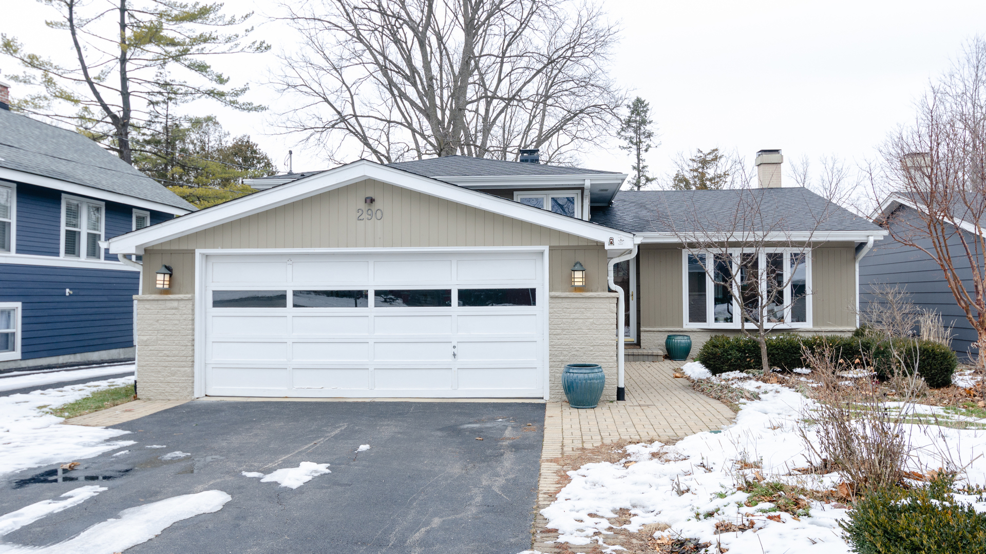 Property Photo: 290 Hill Avenue IL 60137