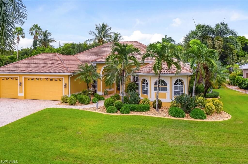 Property Photo:  5601 Merlyn Ln  FL 33914 