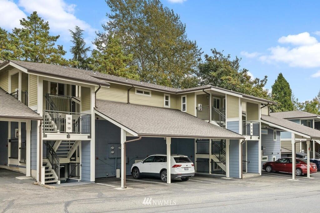 Property Photo: 7571 Old Redmond Road 13 WA 98052