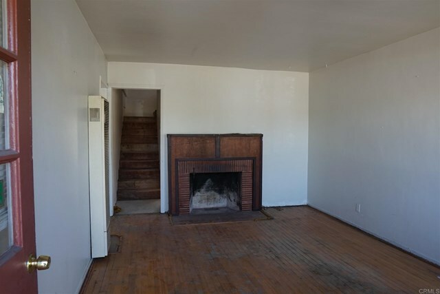 Property Photo:  124 E Raymond Street  CA 90220 