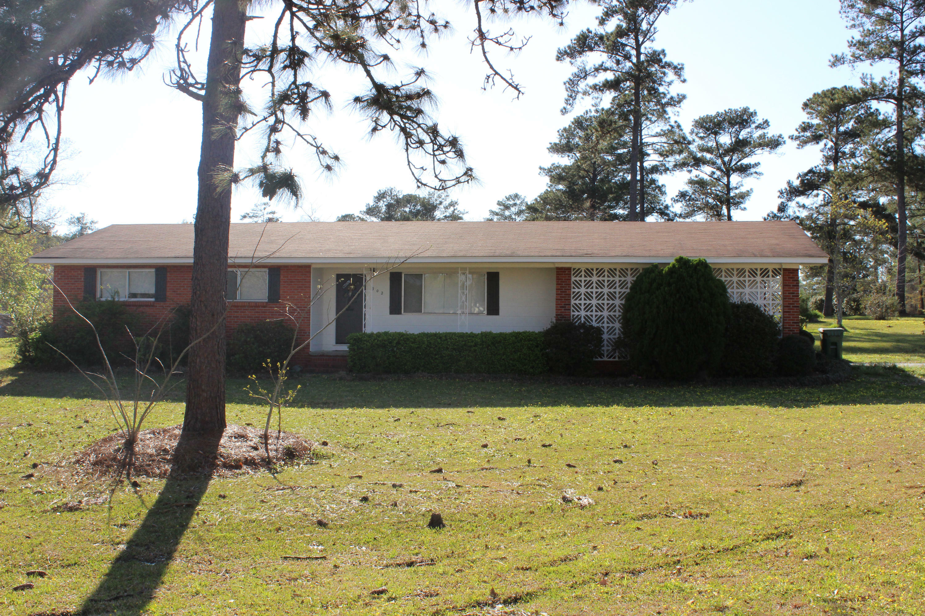 Property Photo:  902 N 34th Ave.  MS 39402 