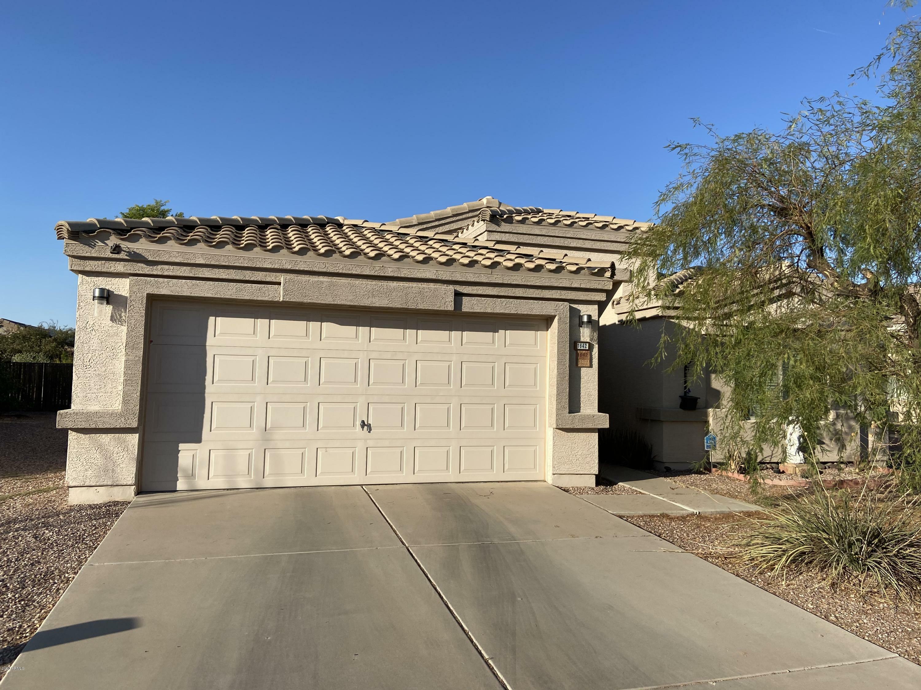 Property Photo:  1642 E Cardinal Drive  AZ 85122 