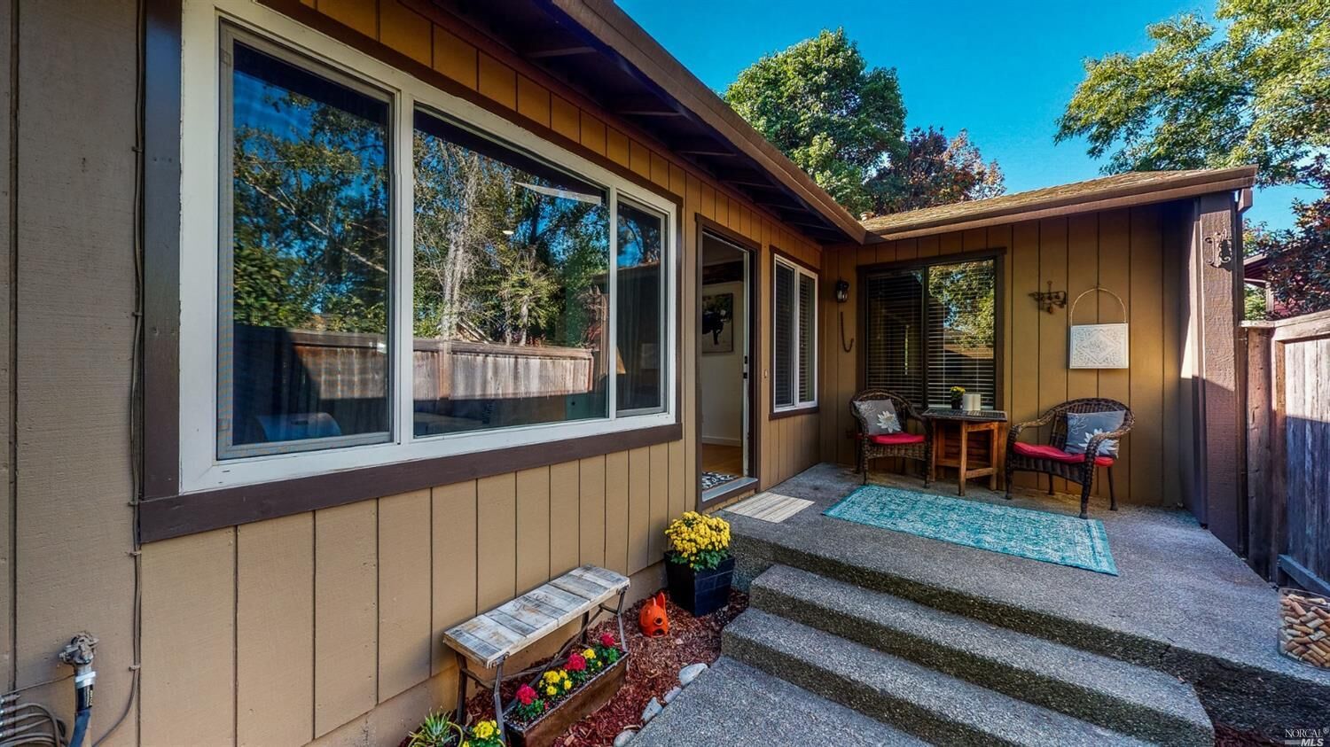 Property Photo: 850 East Cotati Avenue 18 CA 94931