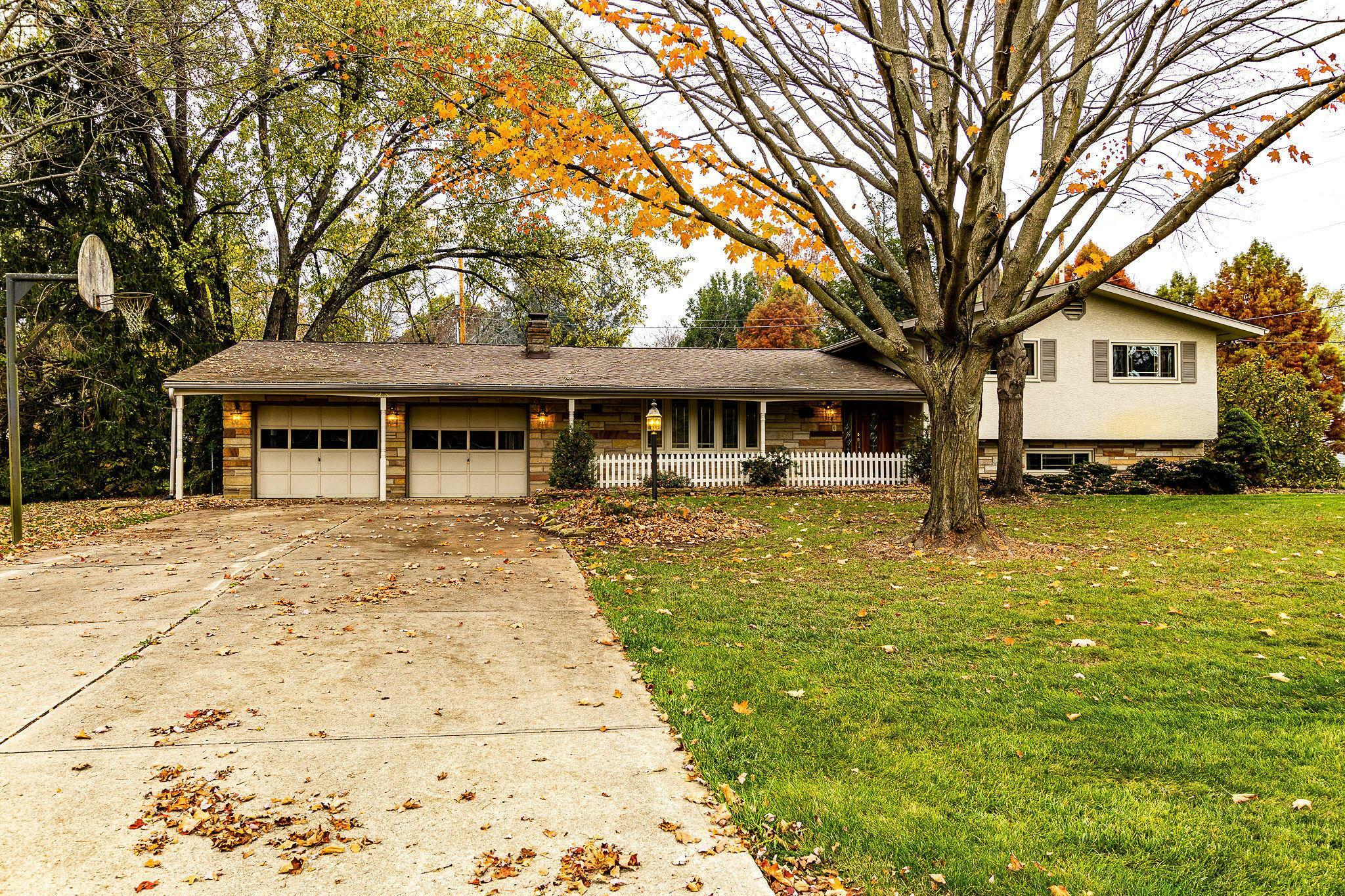 Property Photo:  2275 Scenic Drive NE  OH 43130 