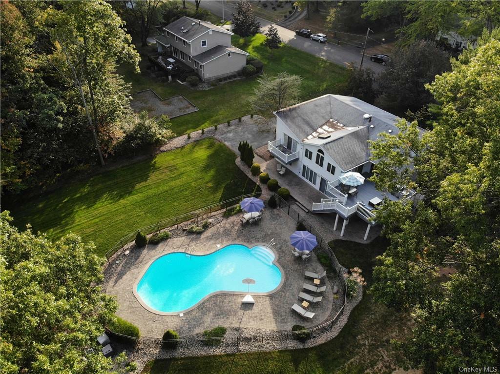 Property Photo:  39 Woodglen Drive  NY 10956 