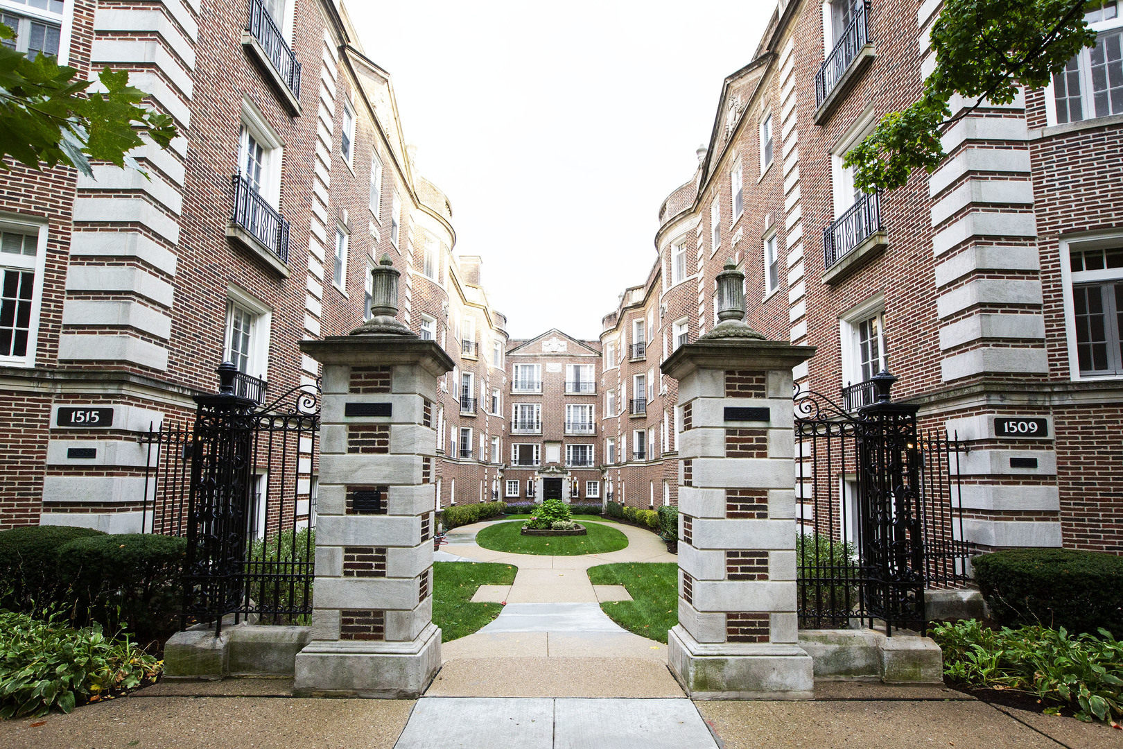 Property Photo: 1513 Hinman Avenue 2N IL 60201