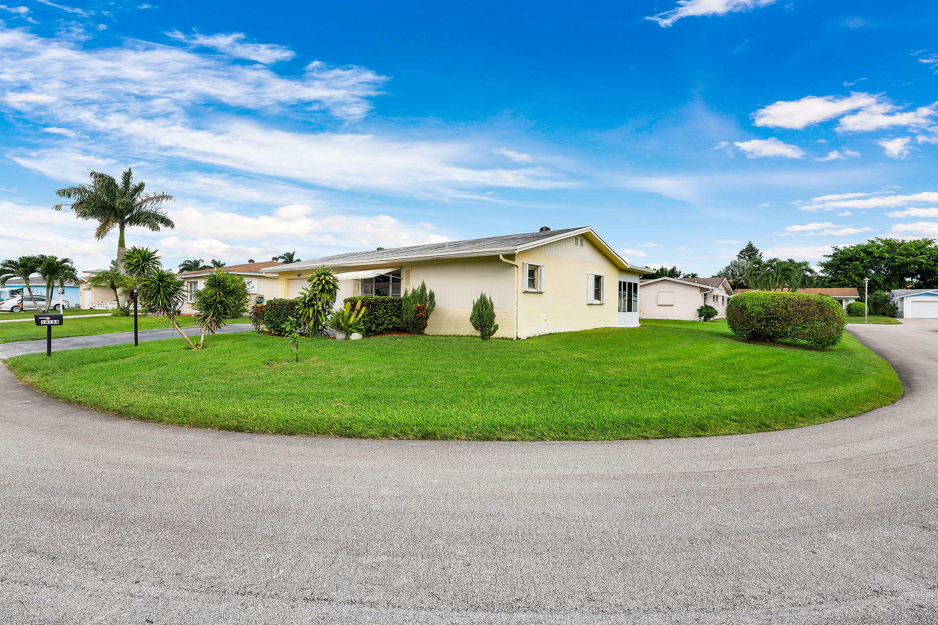 Property Photo: 14254 El Clavel Way FL 33484