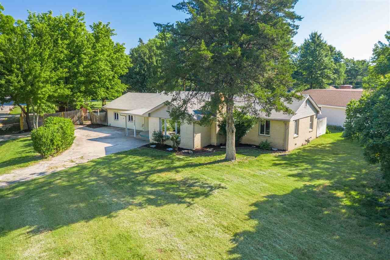 Property Photo: 1234 W Van View Ct KS 67204